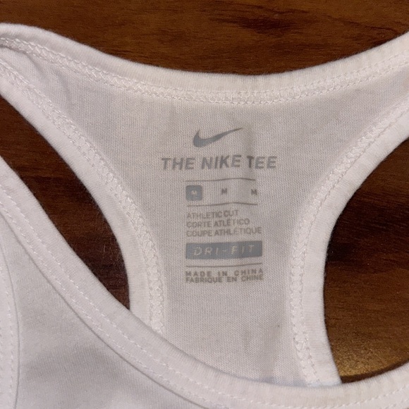 nike tee - Picture 2 of 3